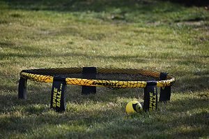 how tight should a spikeball net be